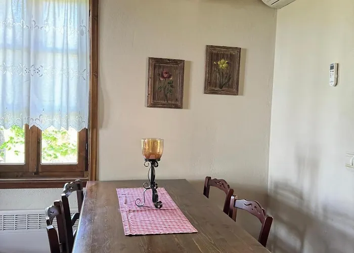 Daire Matias Kastanies With Privat Parking *