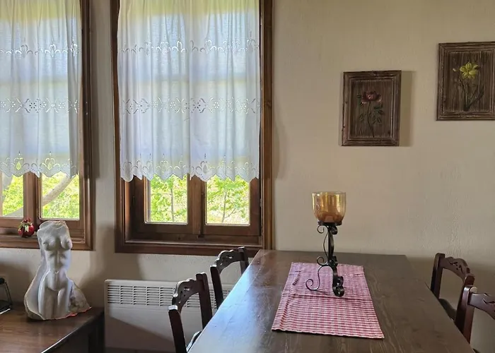 Matias Kastanies With Privat Parking